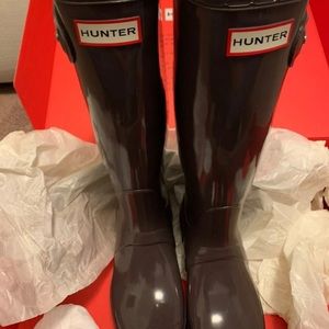 Hunter rubber rain boots never used, tall
